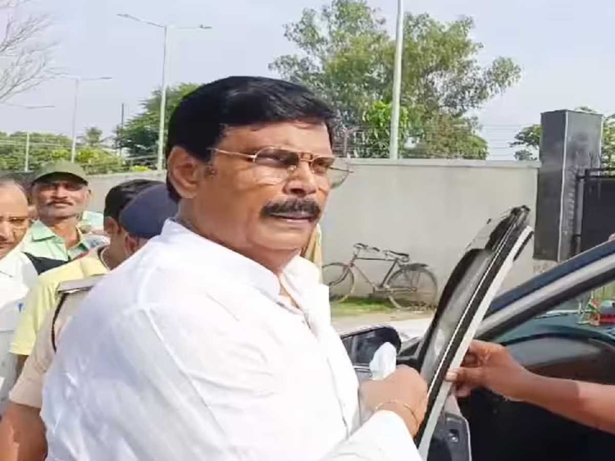 राजनीति में वापसी की कोशिश कर रहे आनंद मोहन, एक कविता ने जातिवाद विवाद को दिया जन्म